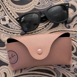 Ray Bans Wayfarer sunglasses